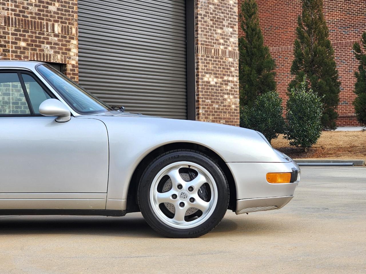 Porsche 911 Carrera  1995