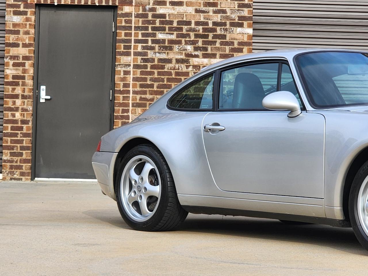 Porsche 911 Carrera  1995