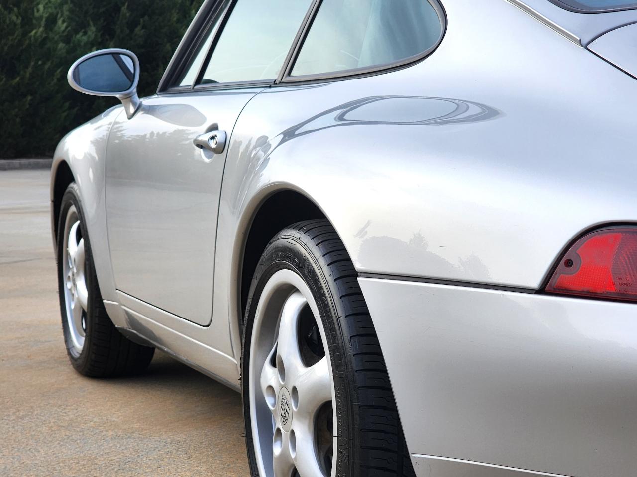 Porsche 911 Carrera  1995