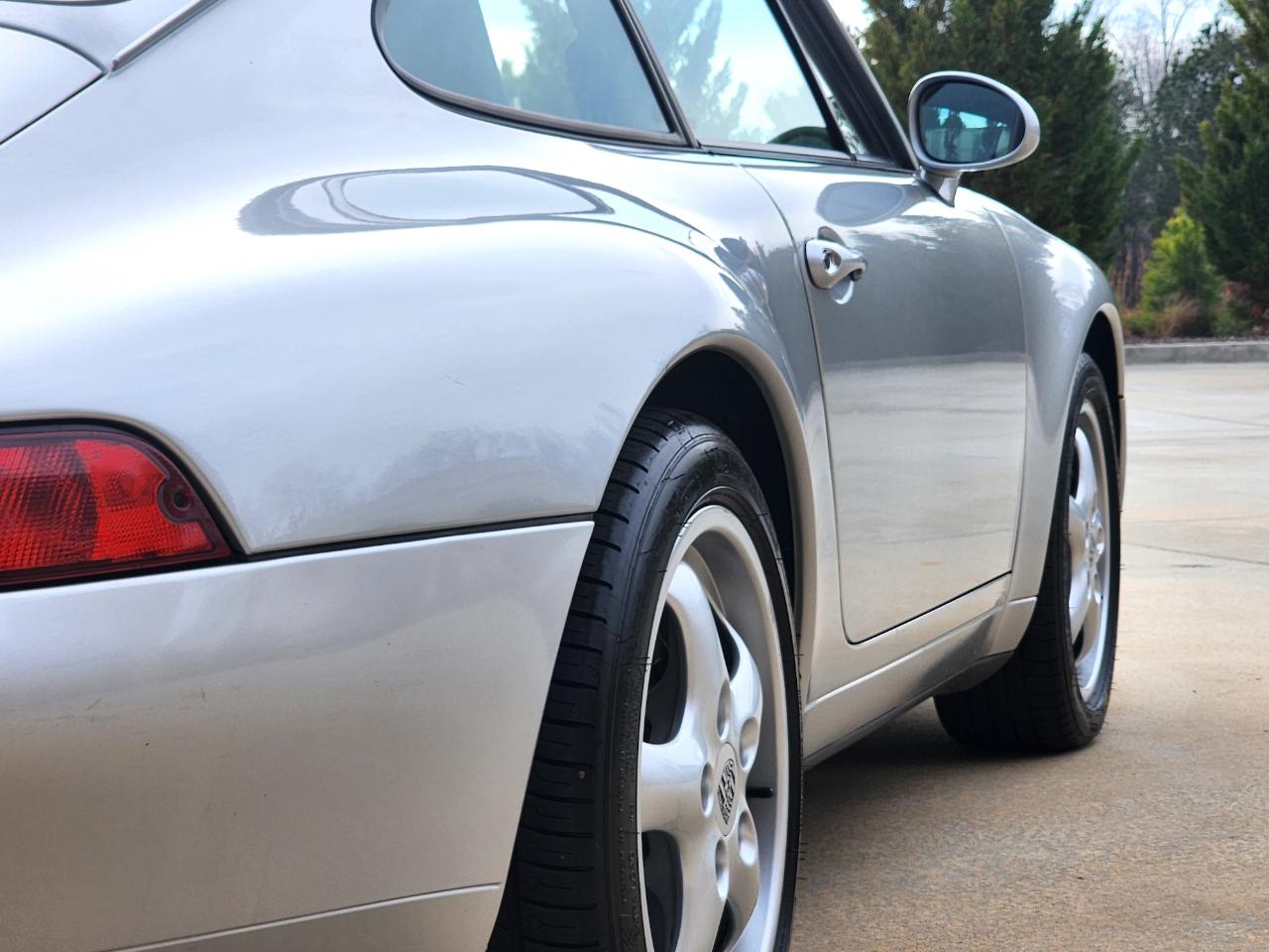 Porsche 911 Carrera  1995