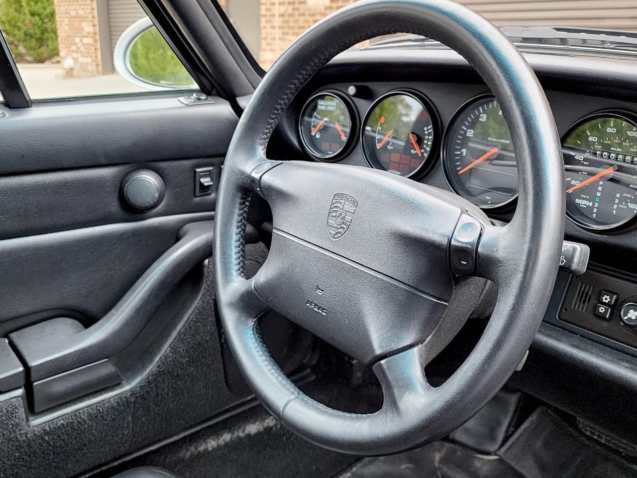 Porsche 911 Carrera  1995