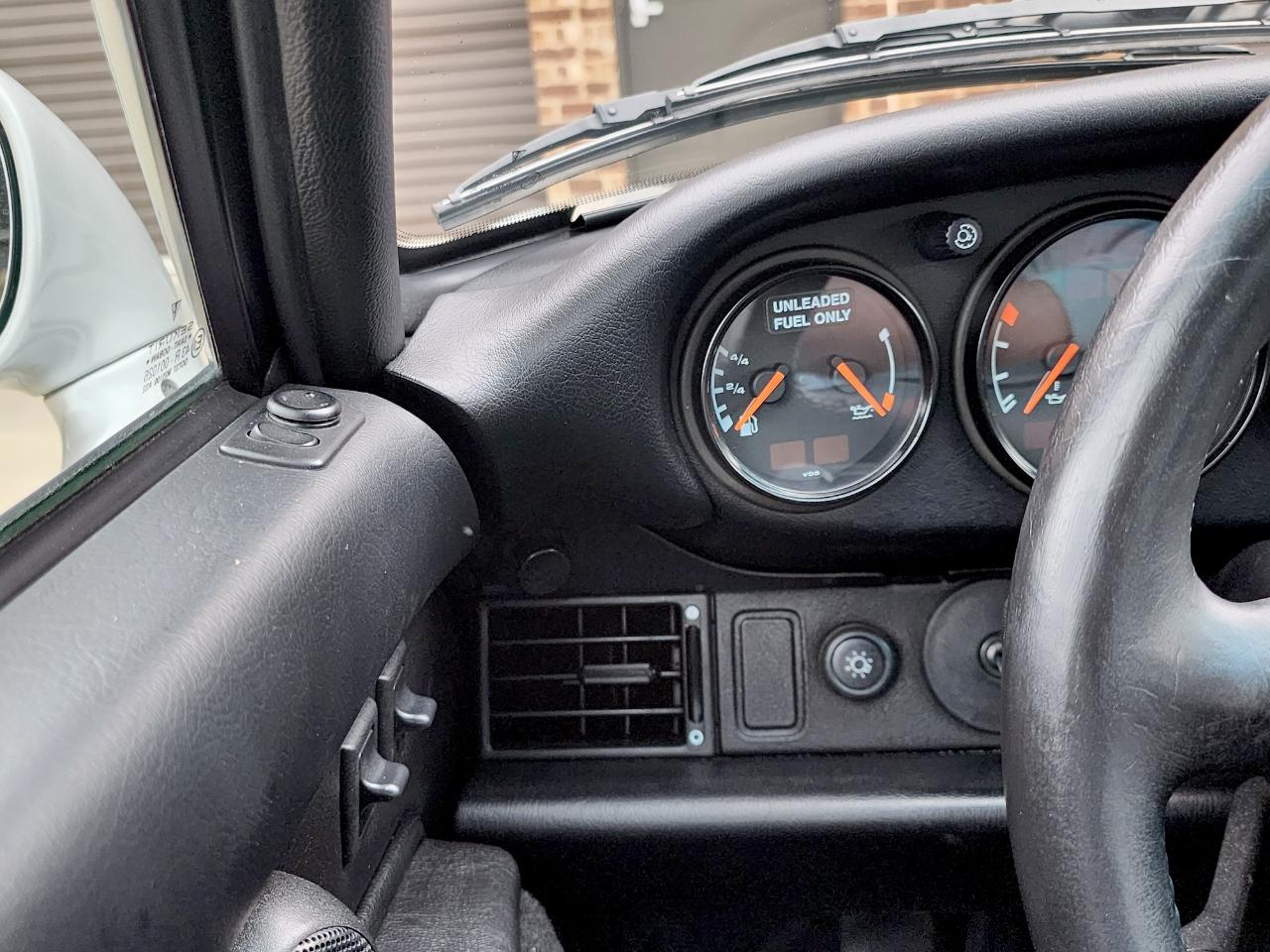 Porsche 911 Carrera  1995