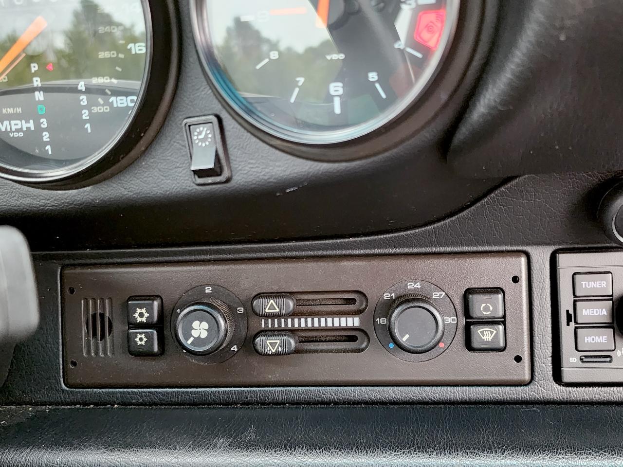 Porsche 911 Carrera  1995