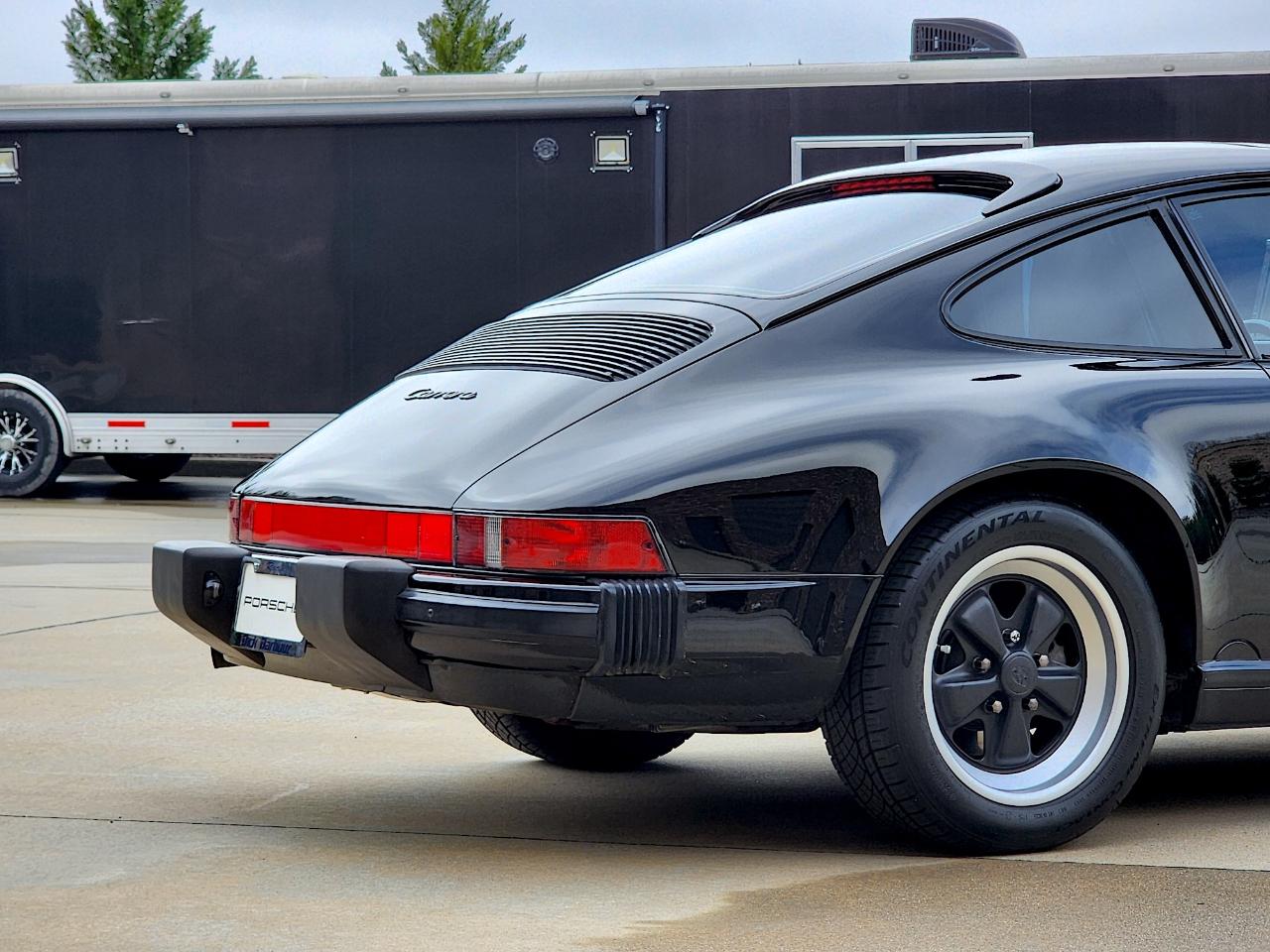 Porsche 911 Carrera  1987