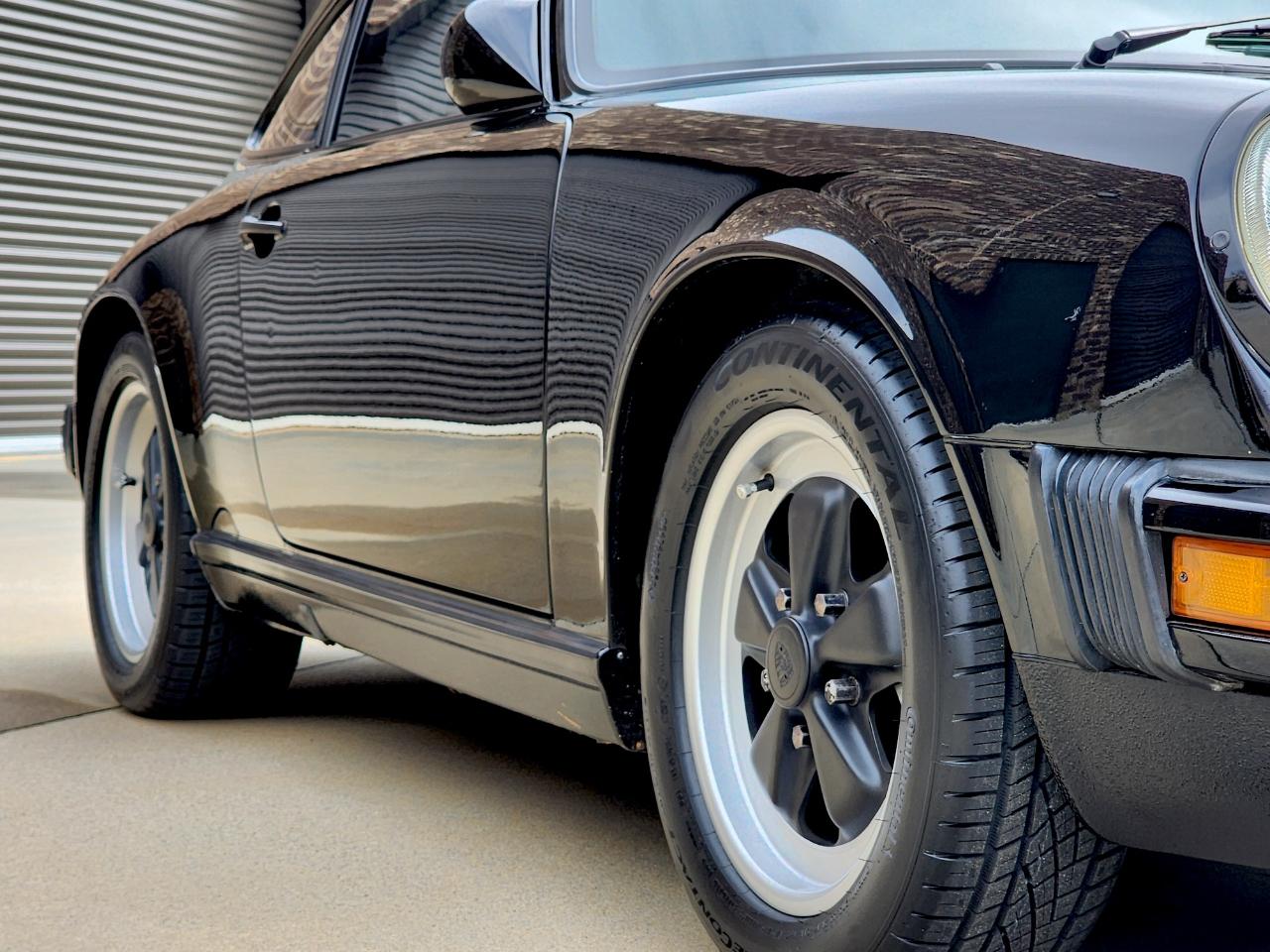 Porsche 911 Carrera  1987