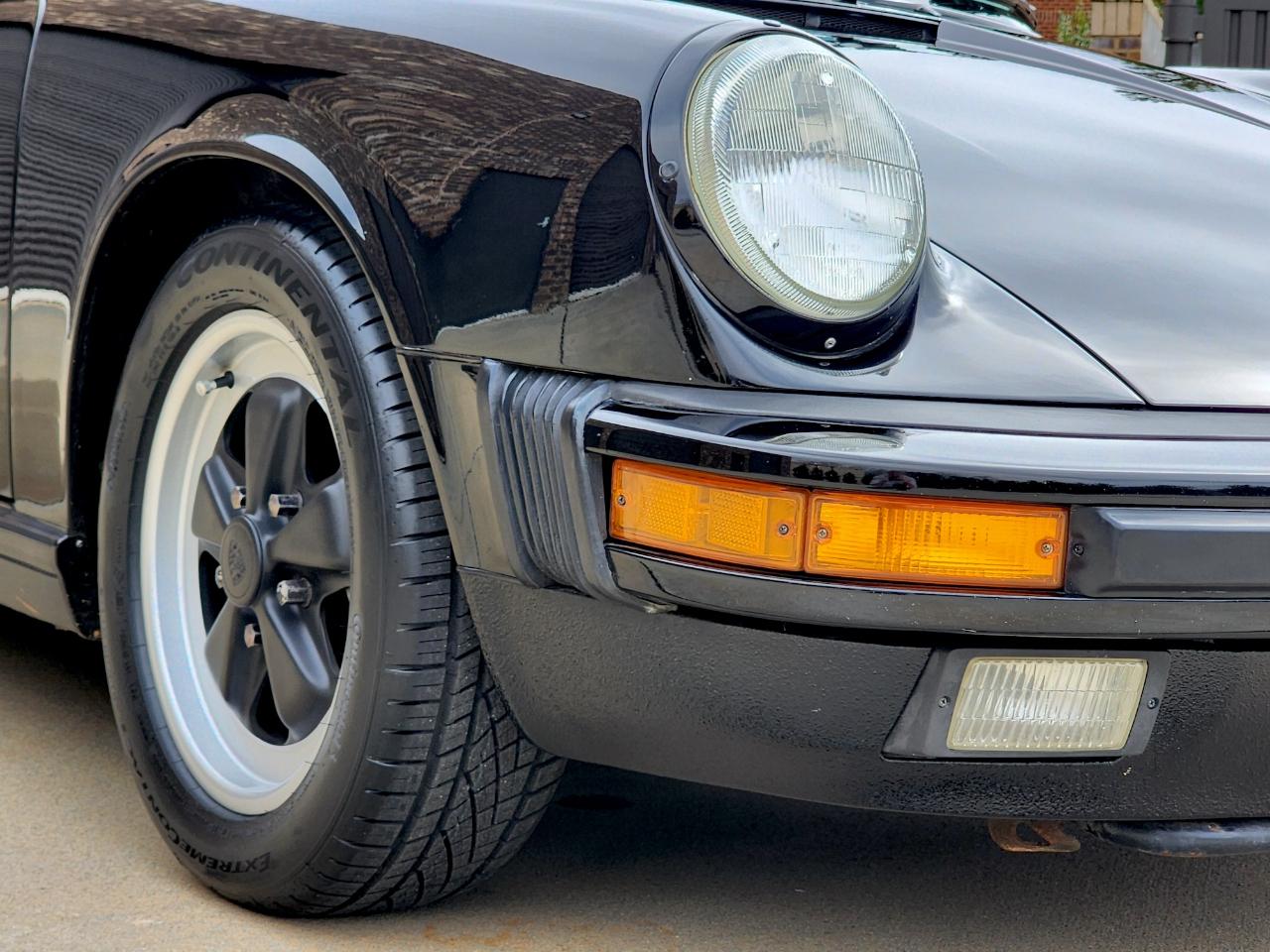 Porsche 911 Carrera  1987