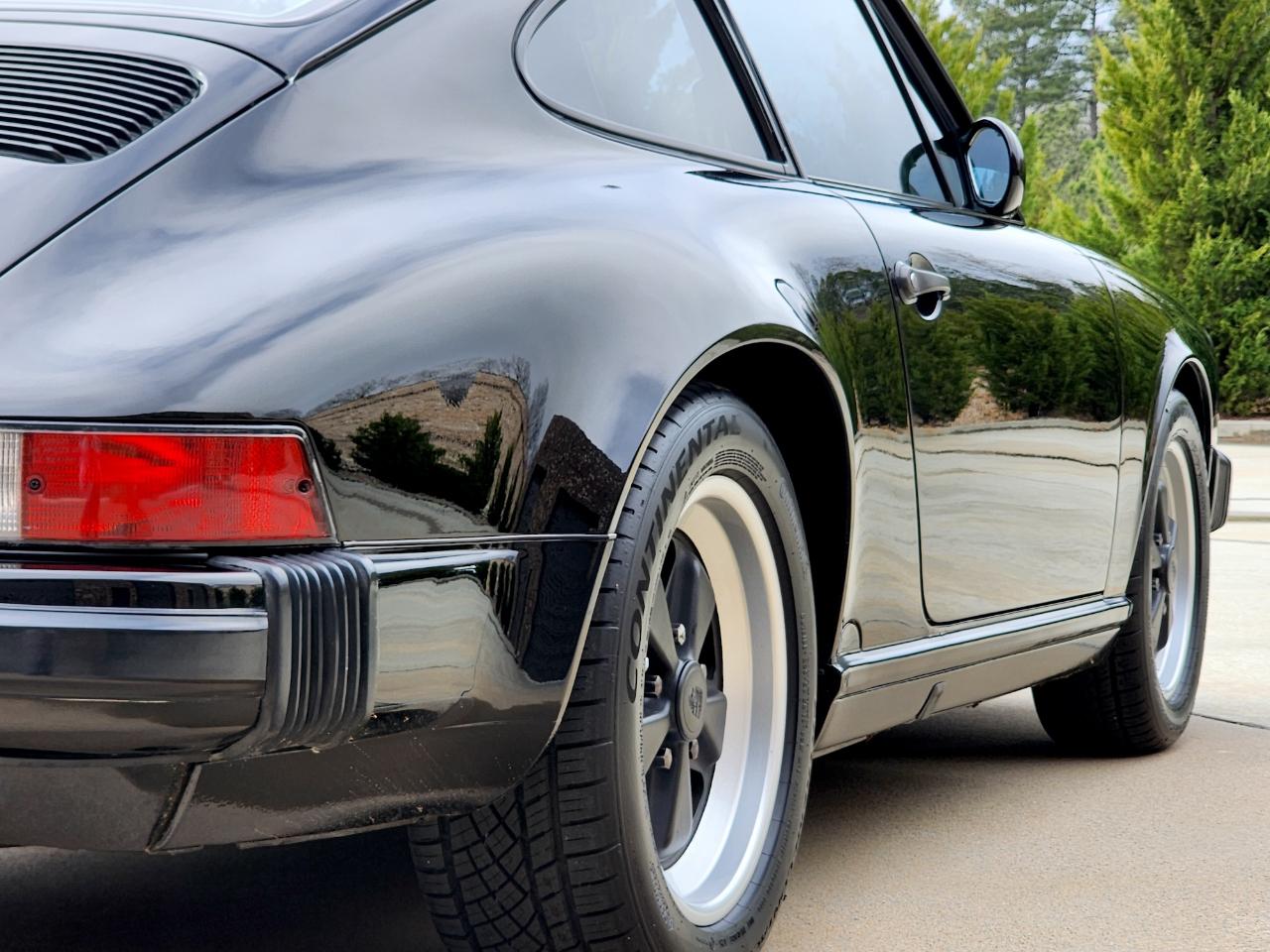 Porsche 911 Carrera  1987