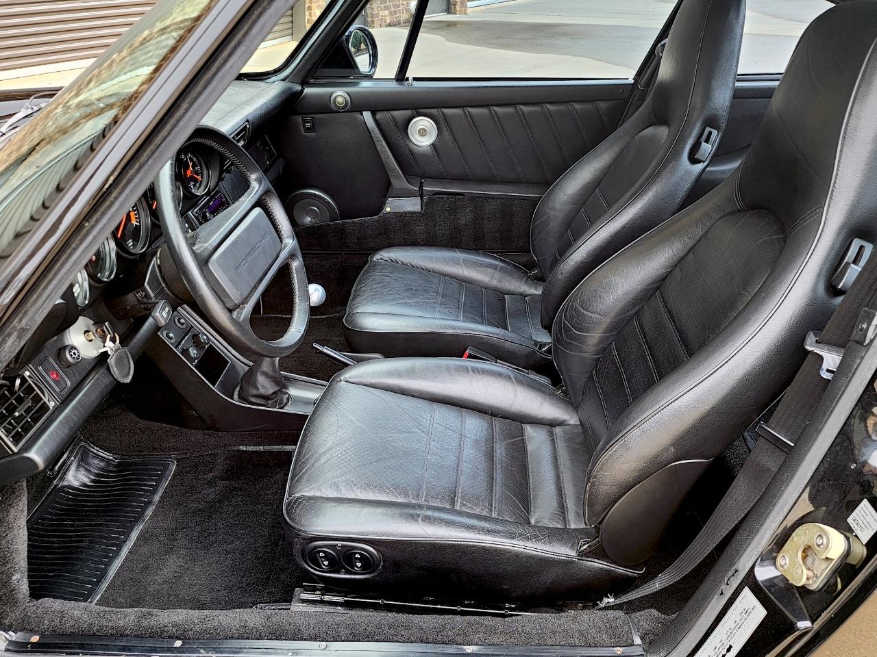 Porsche 911 Carrera  1987