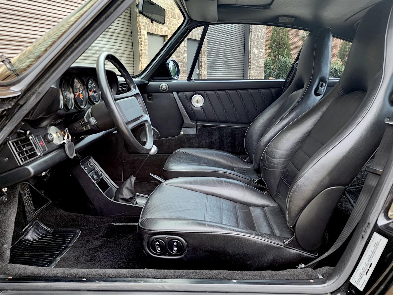 Porsche 911 Carrera  1987