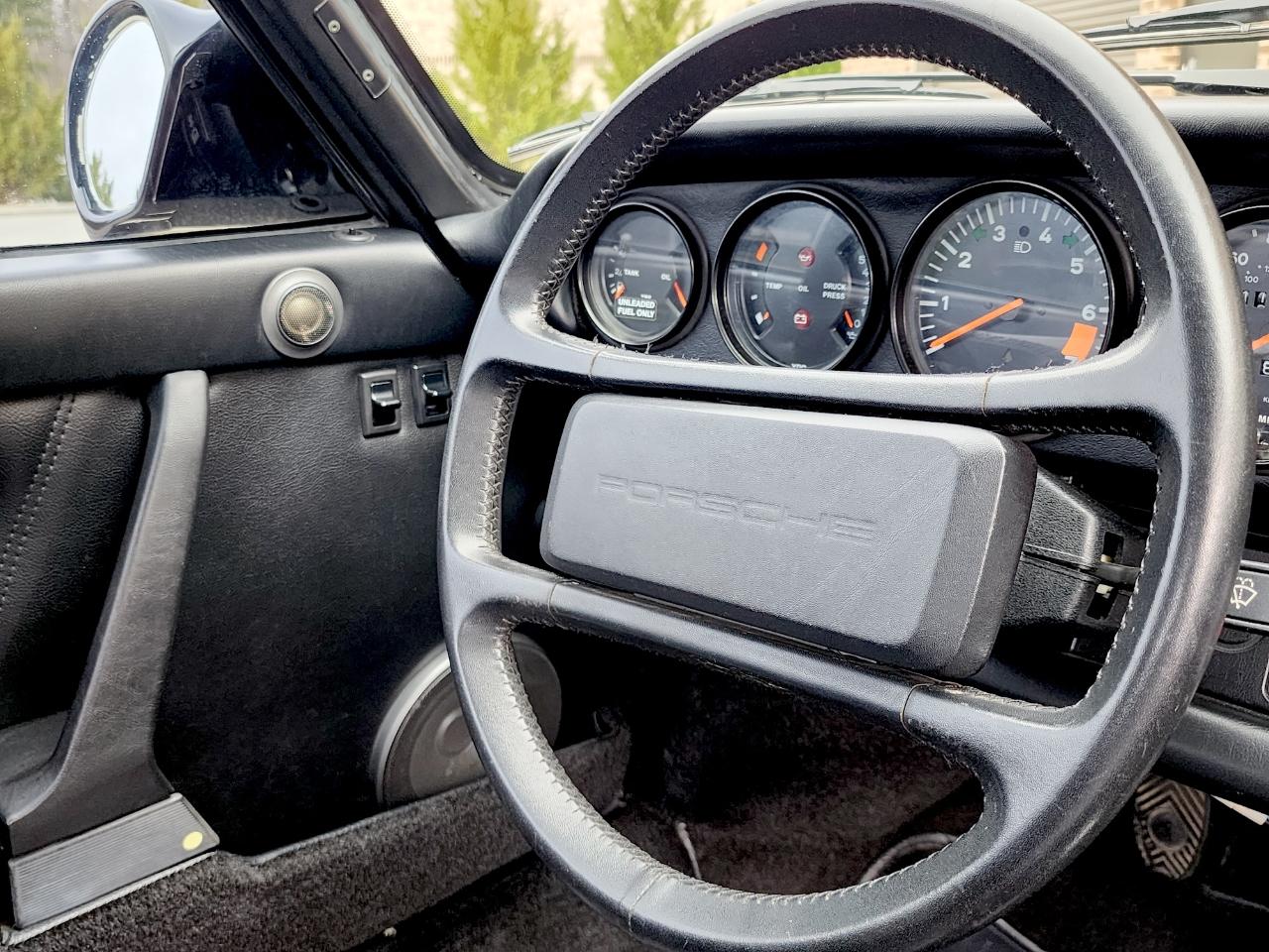 Porsche 911 Carrera  1987