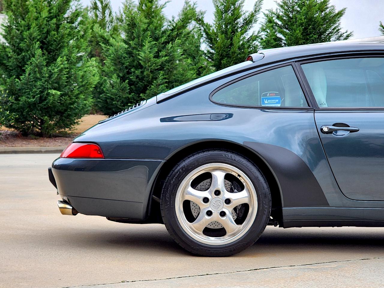 Porsche 911 Carrera  1996