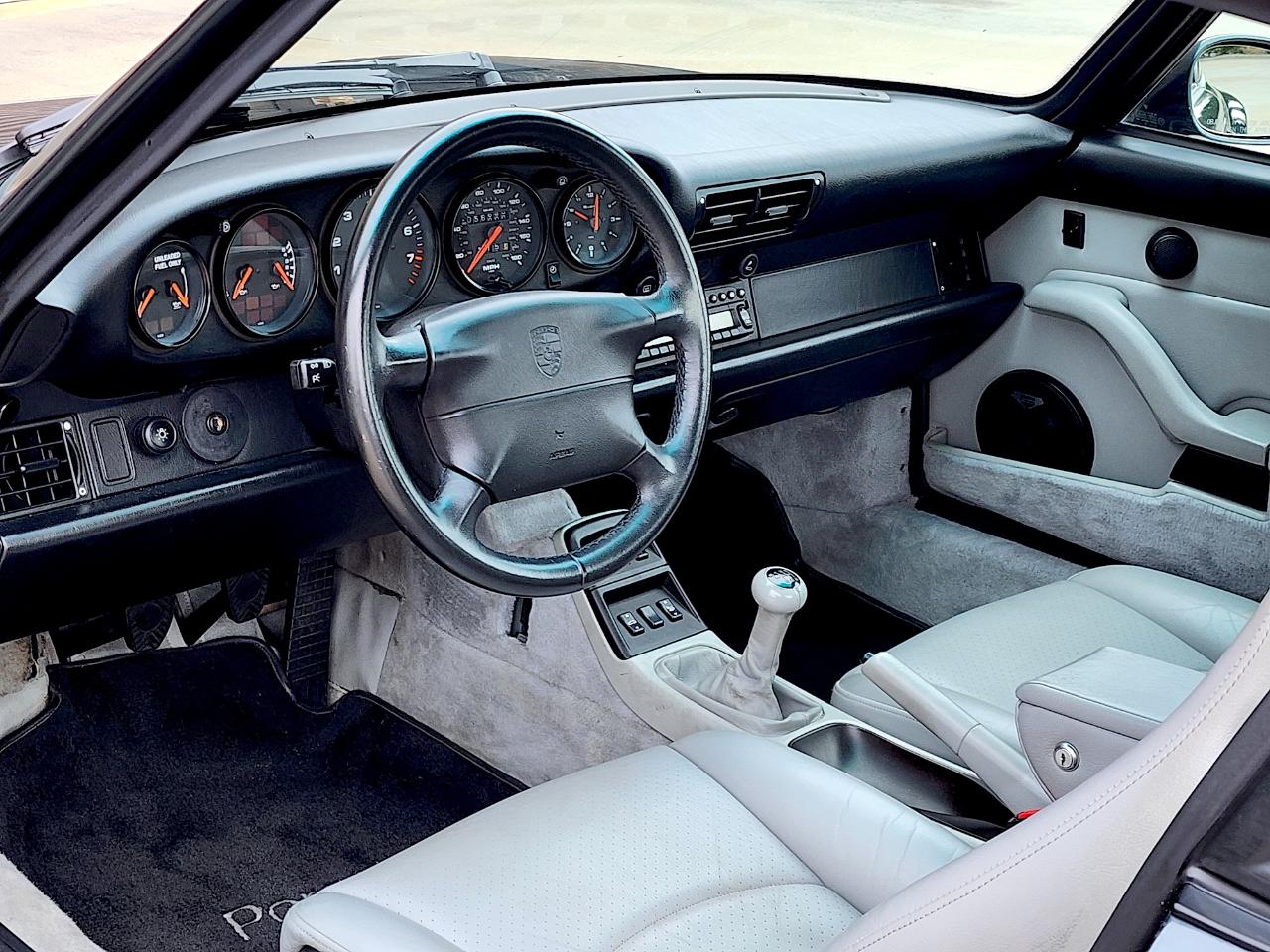 Porsche 911 Carrera  1996