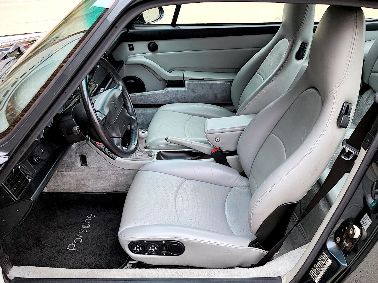 Porsche 911 Carrera  1996