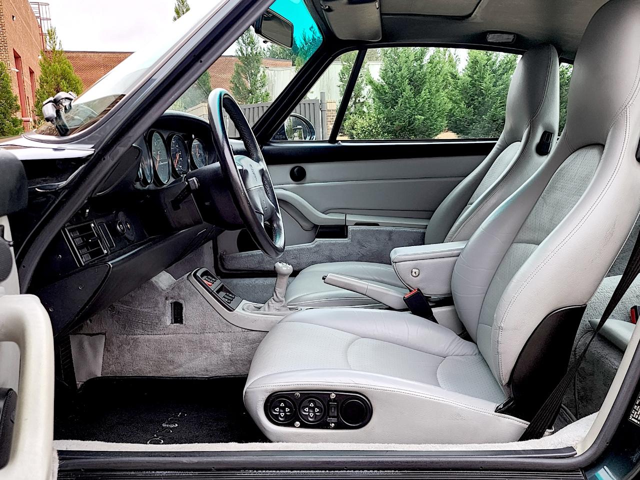 Porsche 911 Carrera  1996