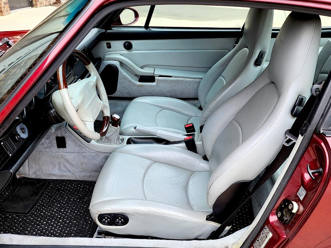 Porsche 911 Carrera  1996