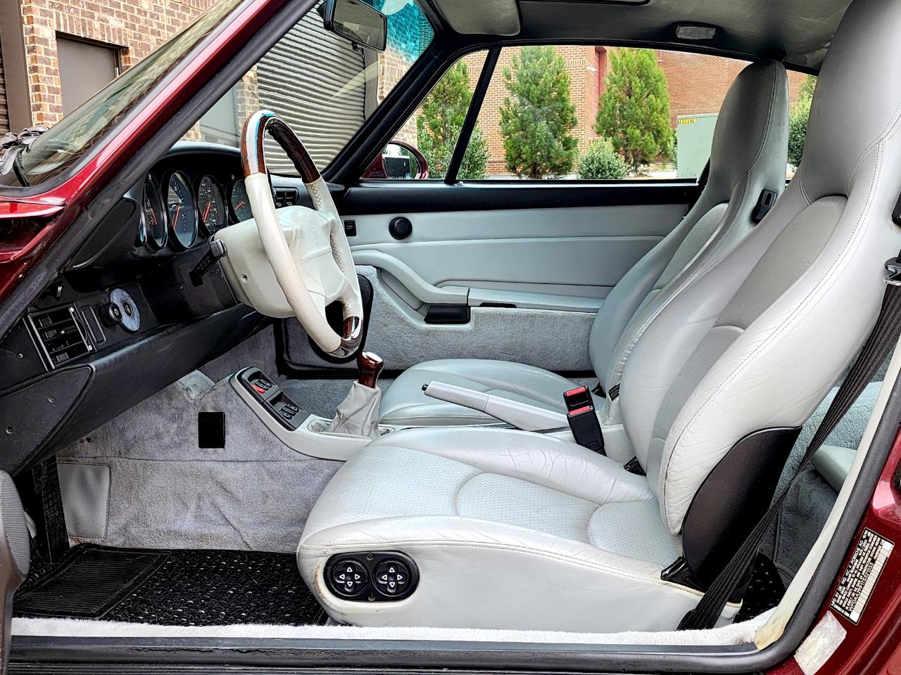 Porsche 911 Carrera  1996