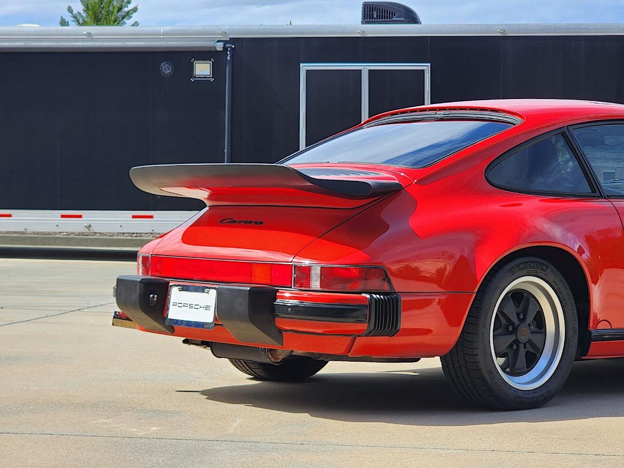 Porsche 911 Carrera  1987