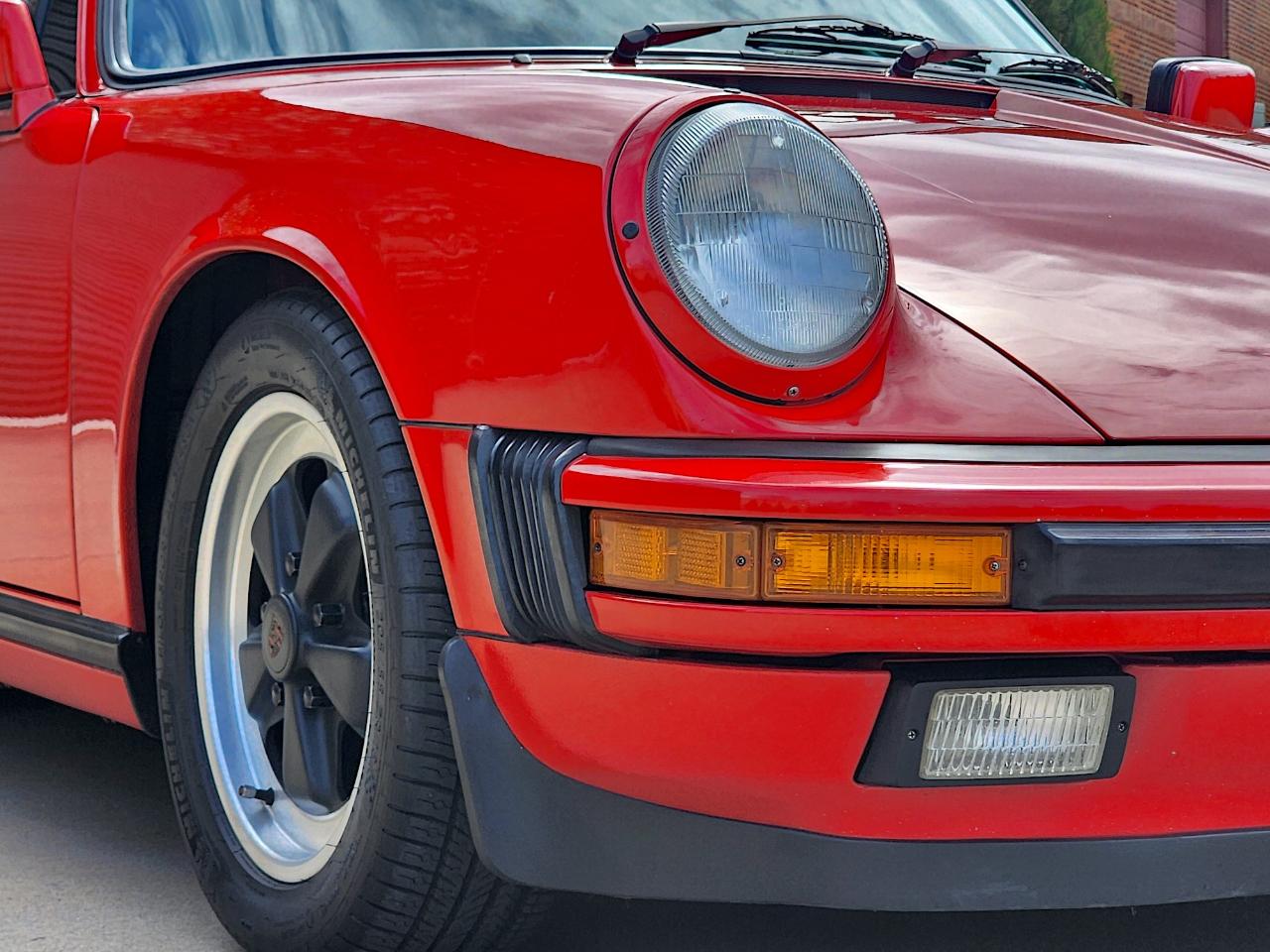 Porsche 911 Carrera  1987
