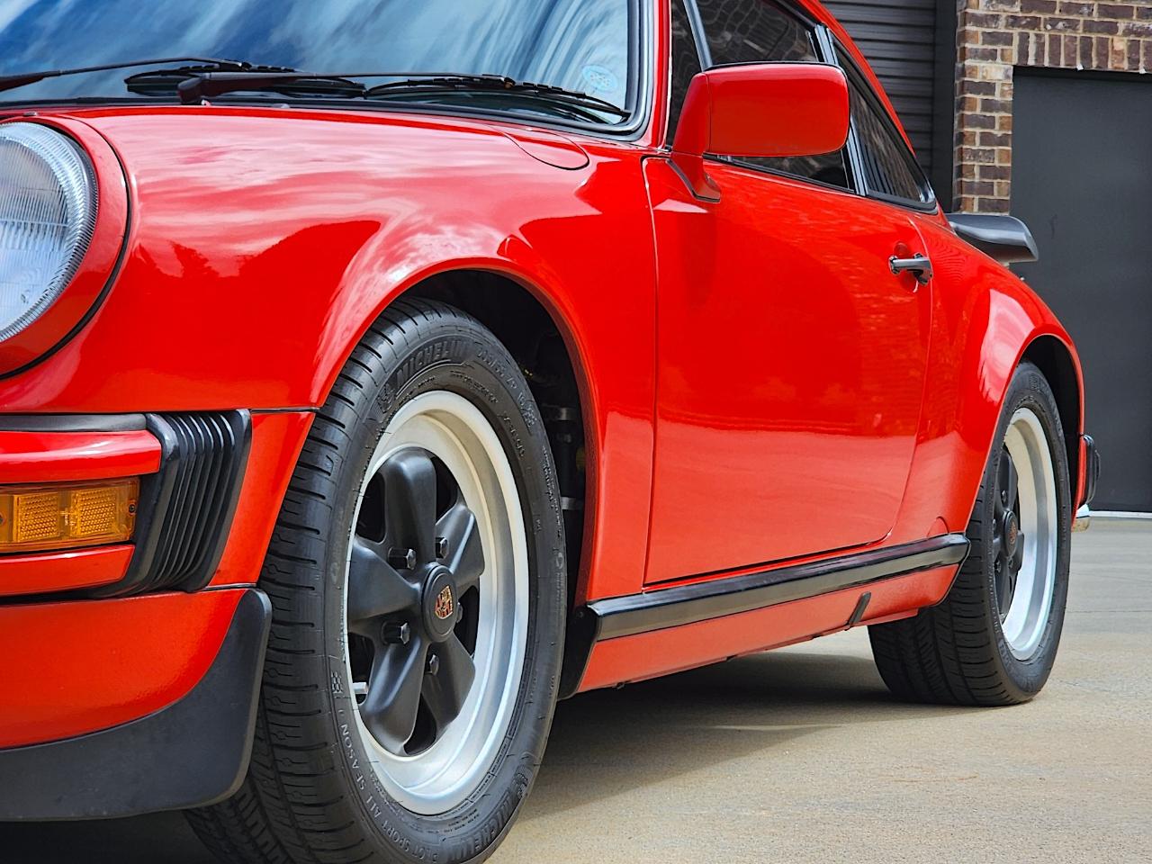 Porsche 911 Carrera  1987