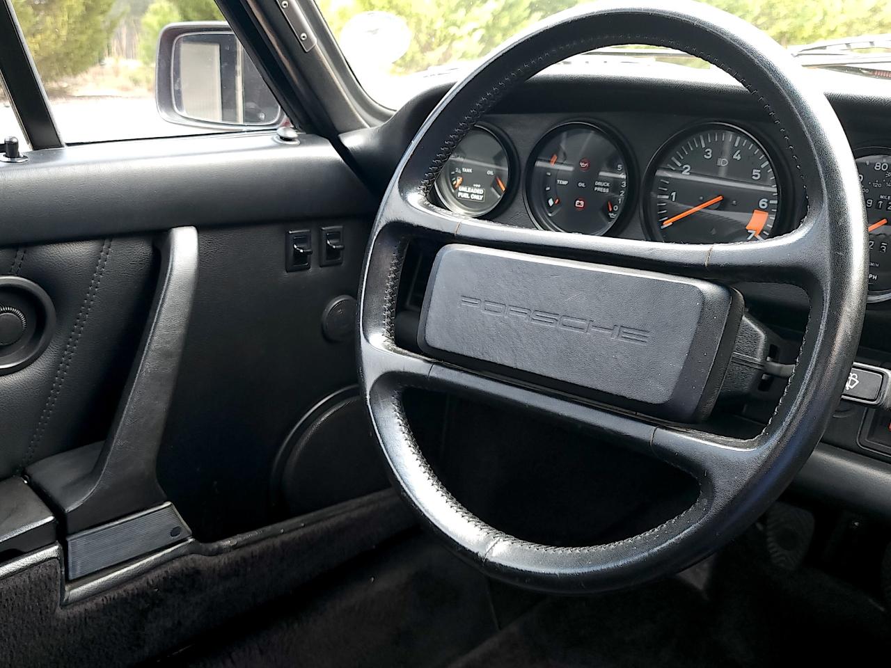 Porsche 911 Carrera  1987