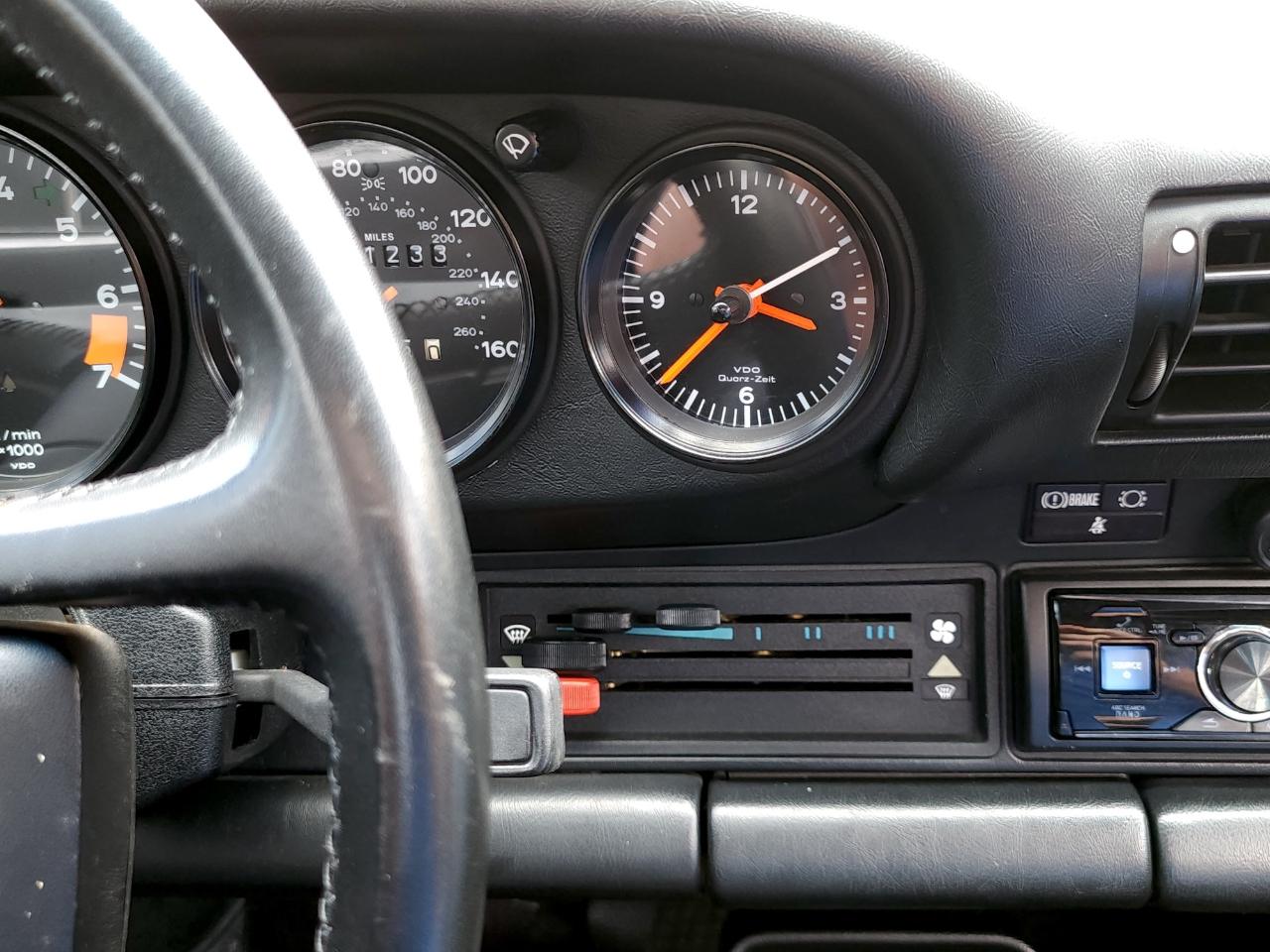 Porsche 911 Carrera  1987