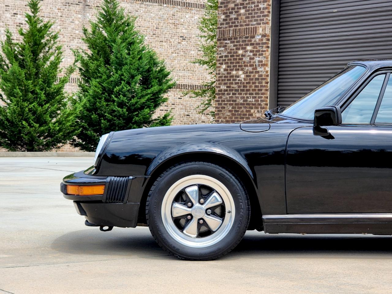 Porsche 911 Carrera  1988