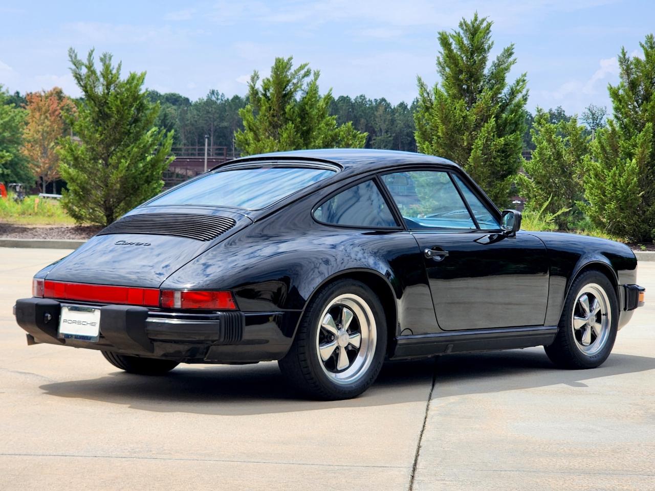 Porsche 911 Carrera  1988