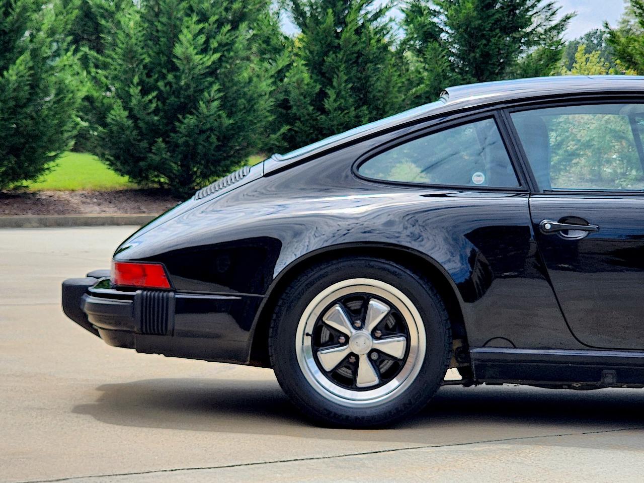 Porsche 911 Carrera  1988