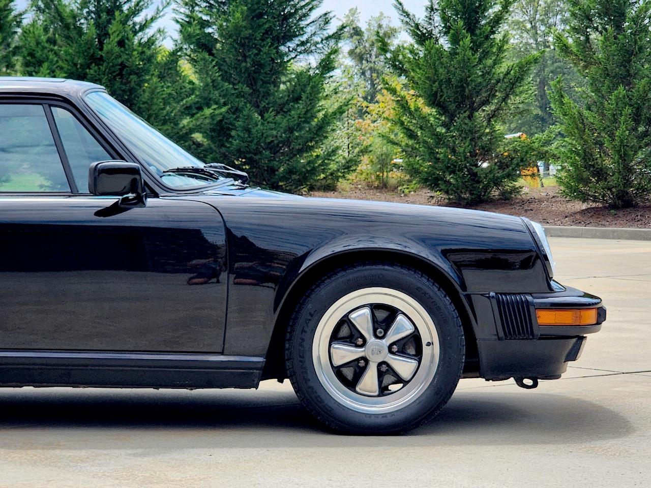 Porsche 911 Carrera  1988