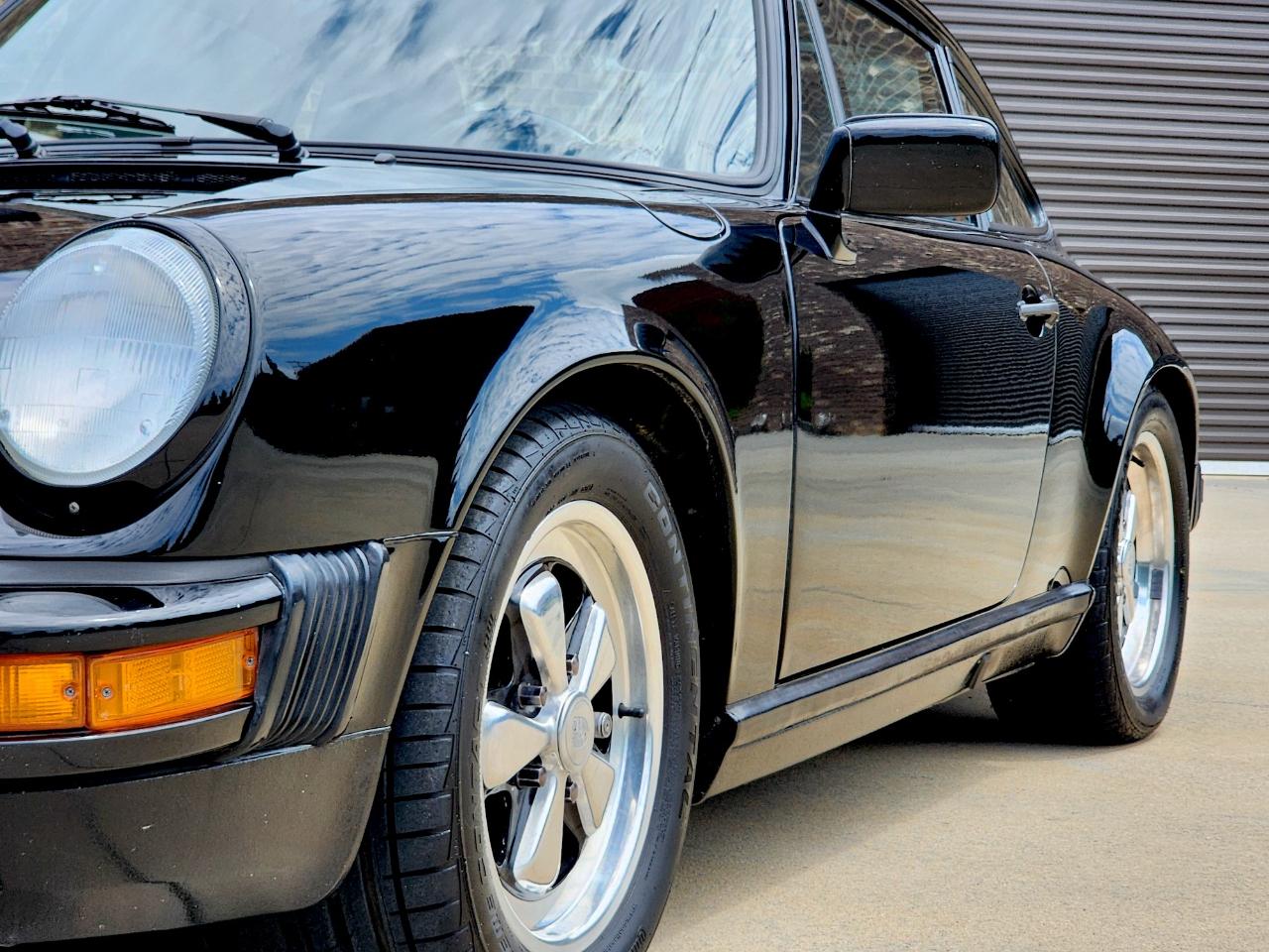 Porsche 911 Carrera  1988