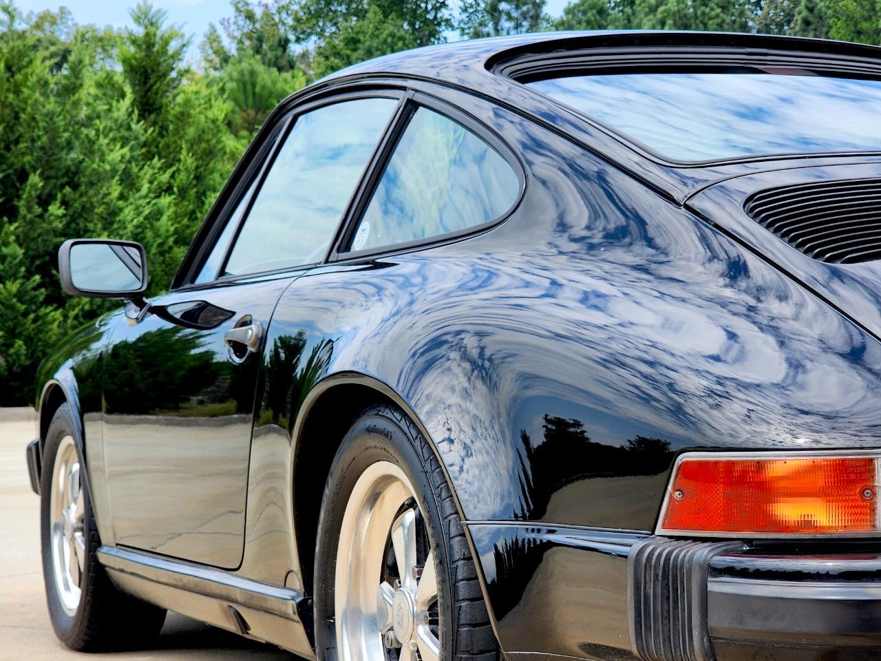 Porsche 911 Carrera  1988