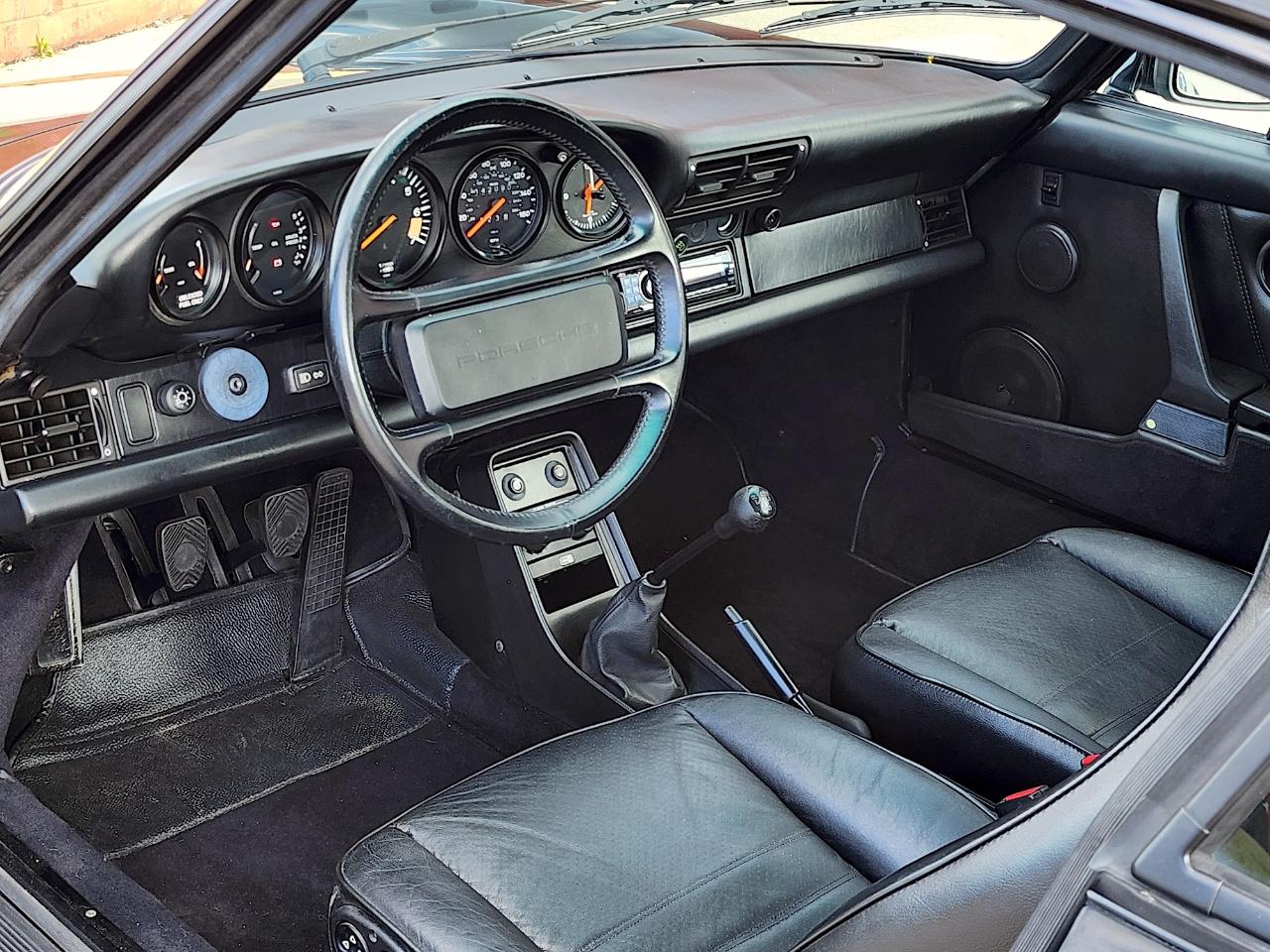 Porsche 911 Carrera  1988