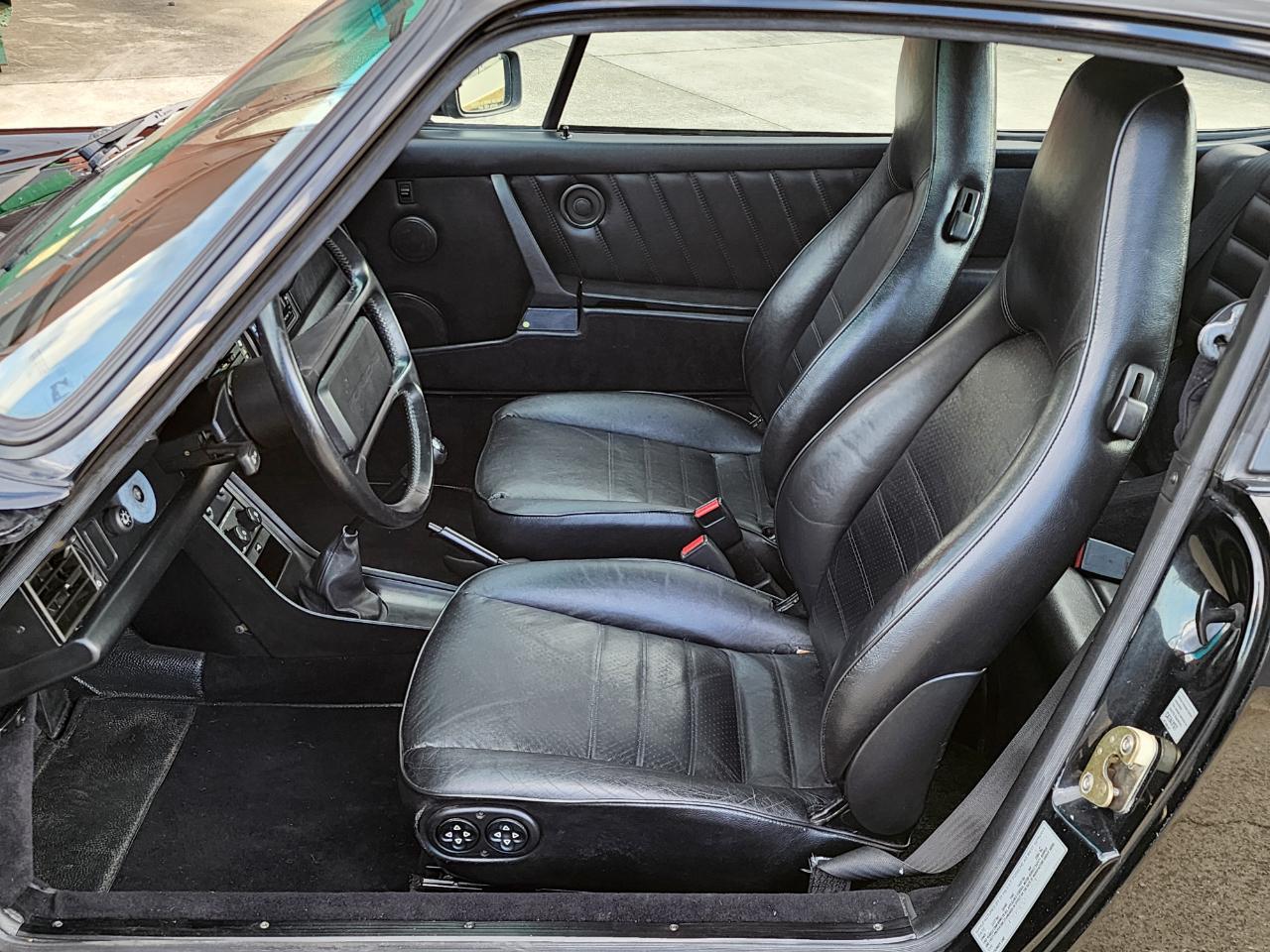 Porsche 911 Carrera  1988