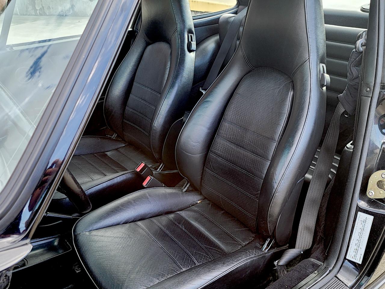 Porsche 911 Carrera  1988