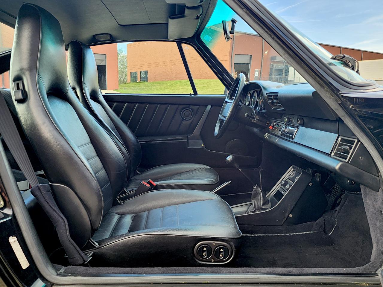 Porsche 911 Carrera  1988