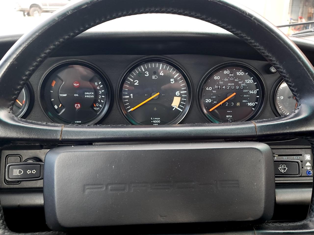 Porsche 911 Carrera  1988