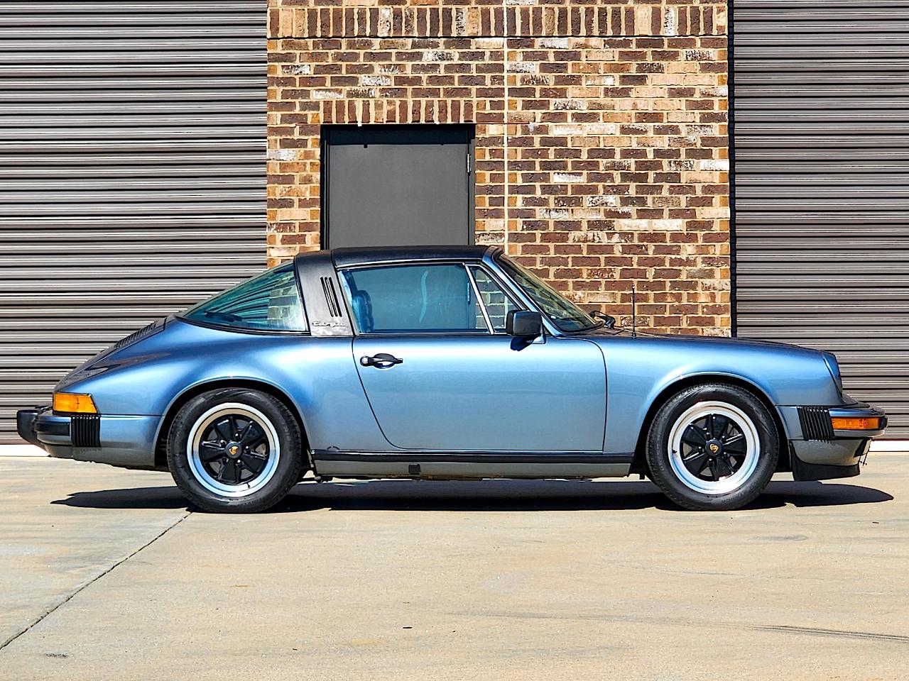 1984 Porsche 911 Carrera Targa