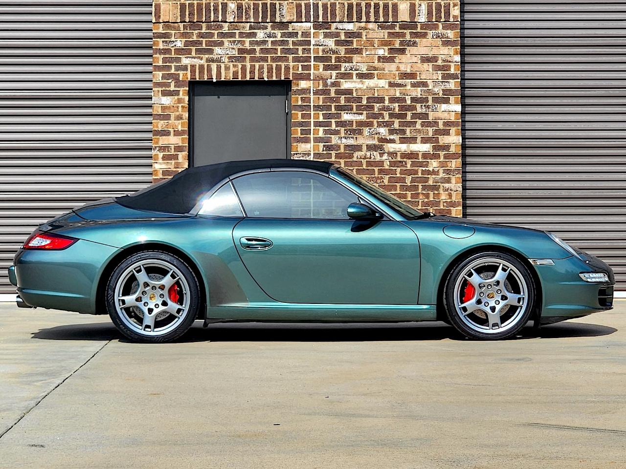 Porsche 911 Carrera  2008