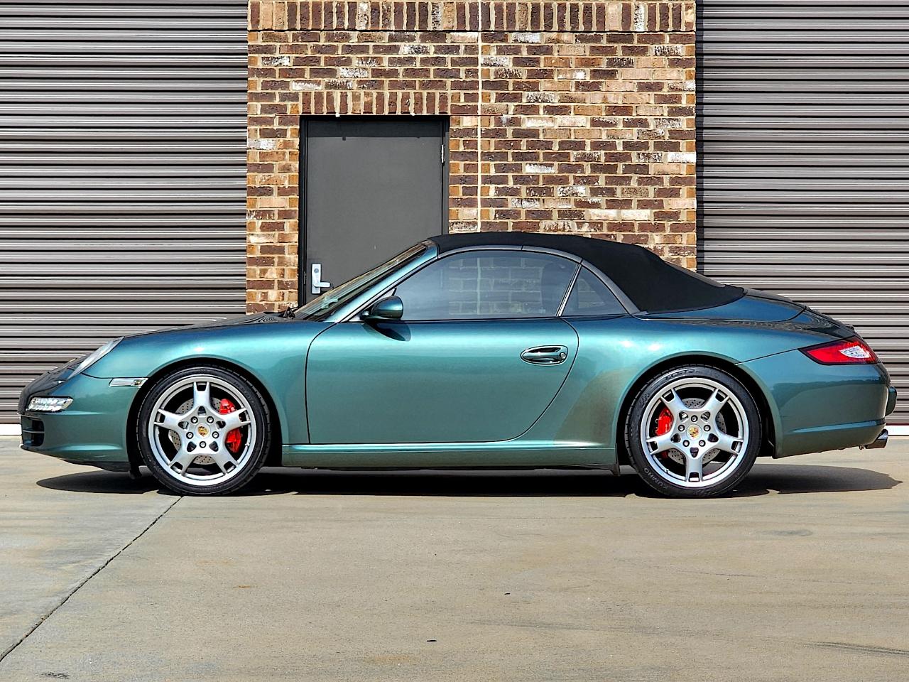 Porsche 911 Carrera  2008
