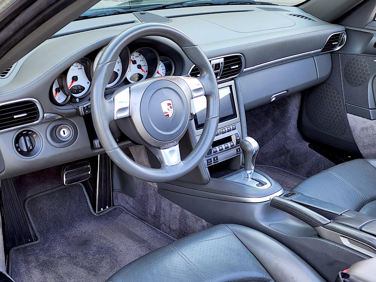 Porsche 911 Carrera  2008