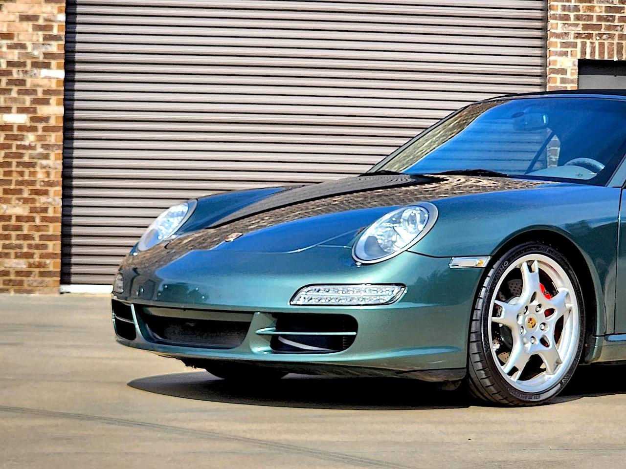 Porsche 911 Carrera  2008