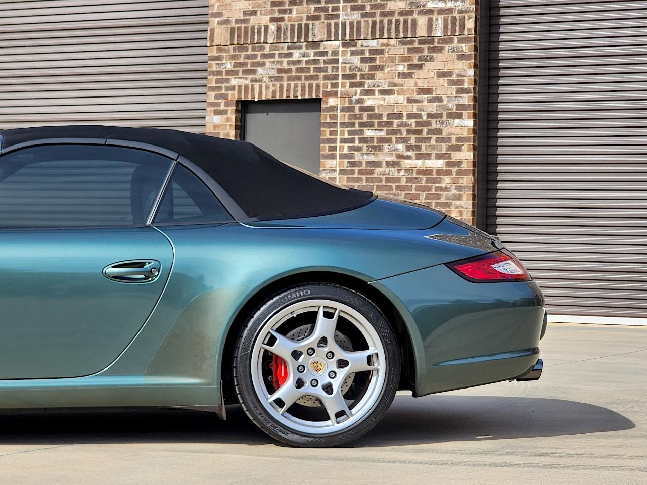 Porsche 911 Carrera  2008