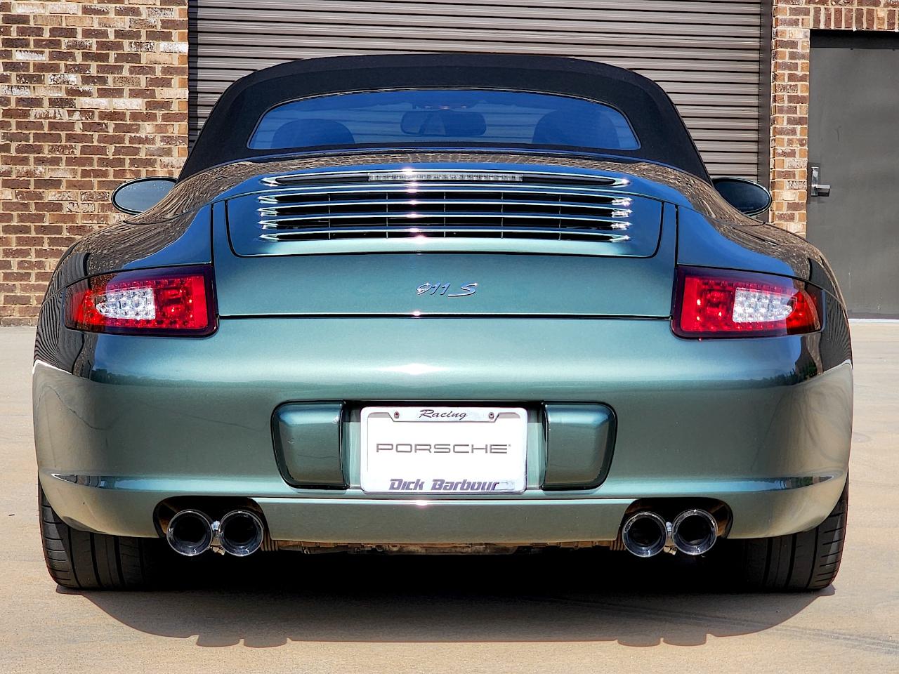 Porsche 911 Carrera  2008