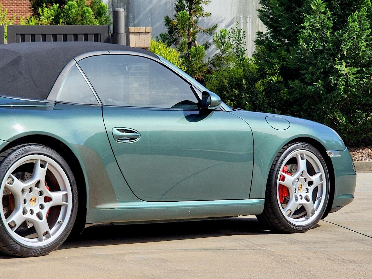 Porsche 911 Carrera  2008