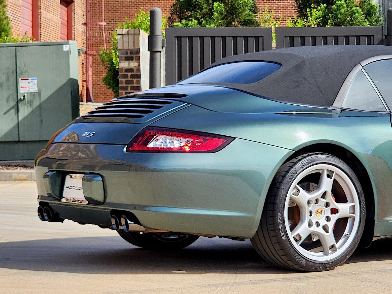 Porsche 911 Carrera  2008