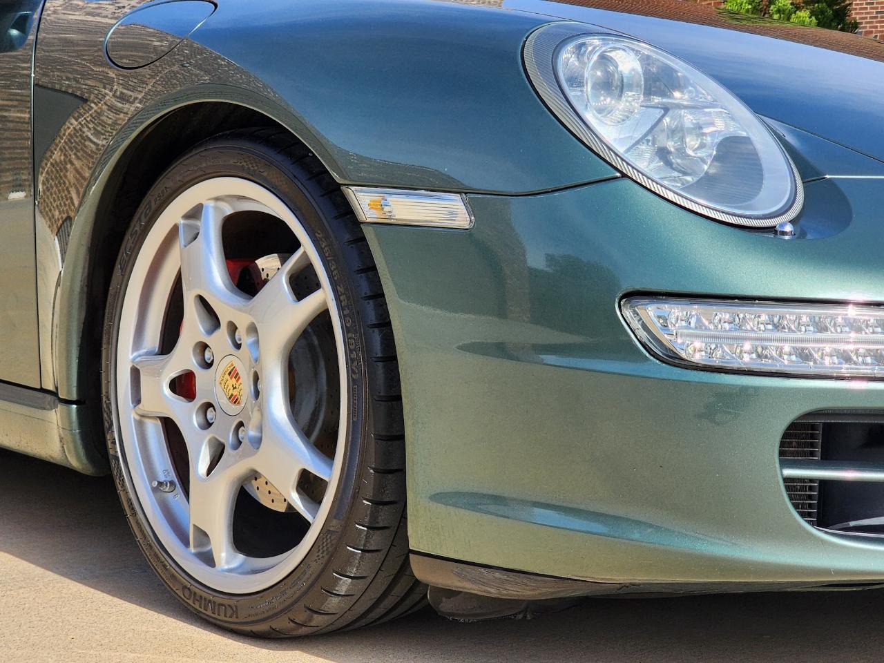 Porsche 911 Carrera  2008