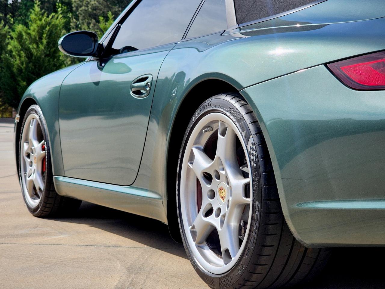 Porsche 911 Carrera  2008