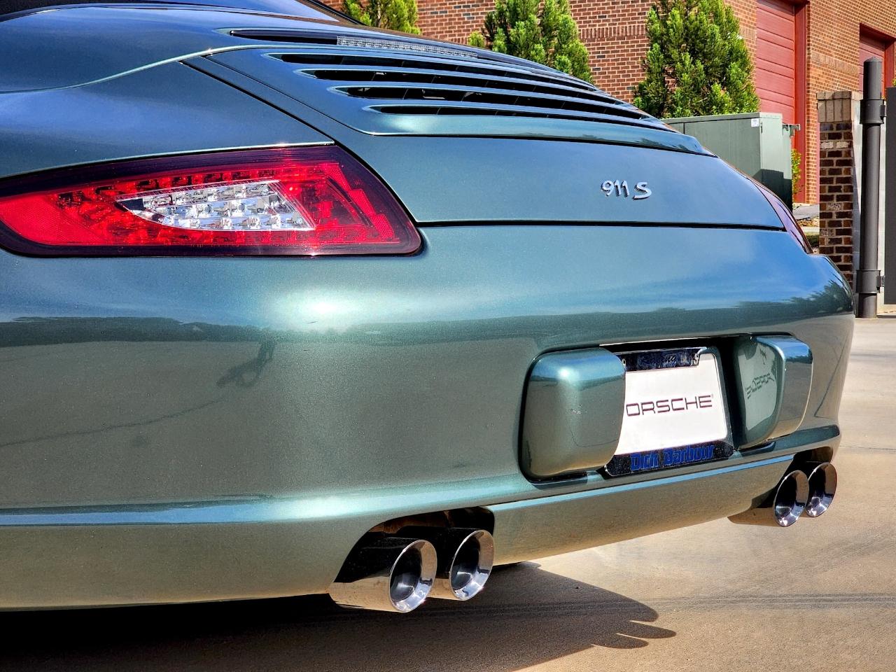 Porsche 911 Carrera  2008