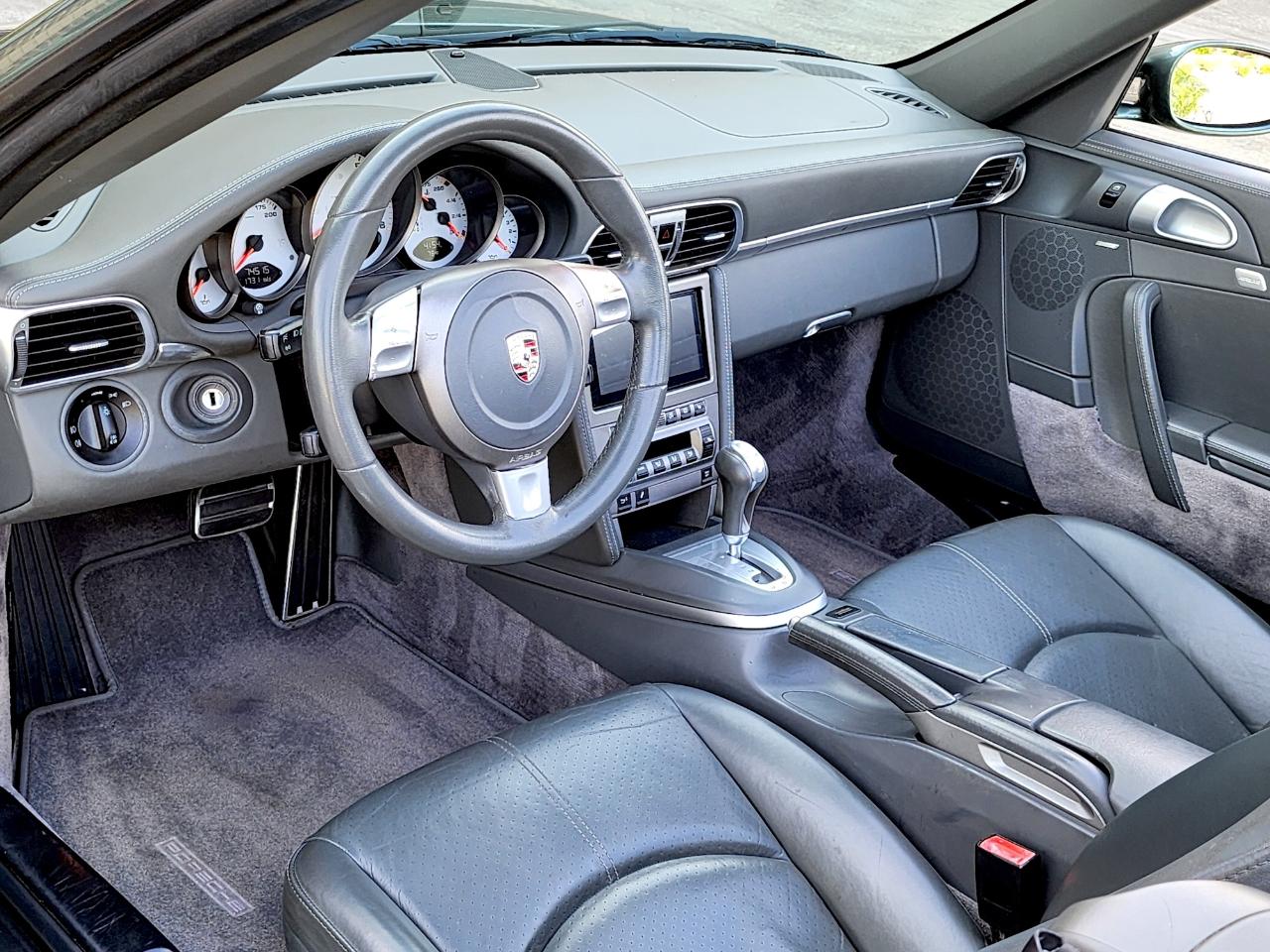 Porsche 911 Carrera  2008