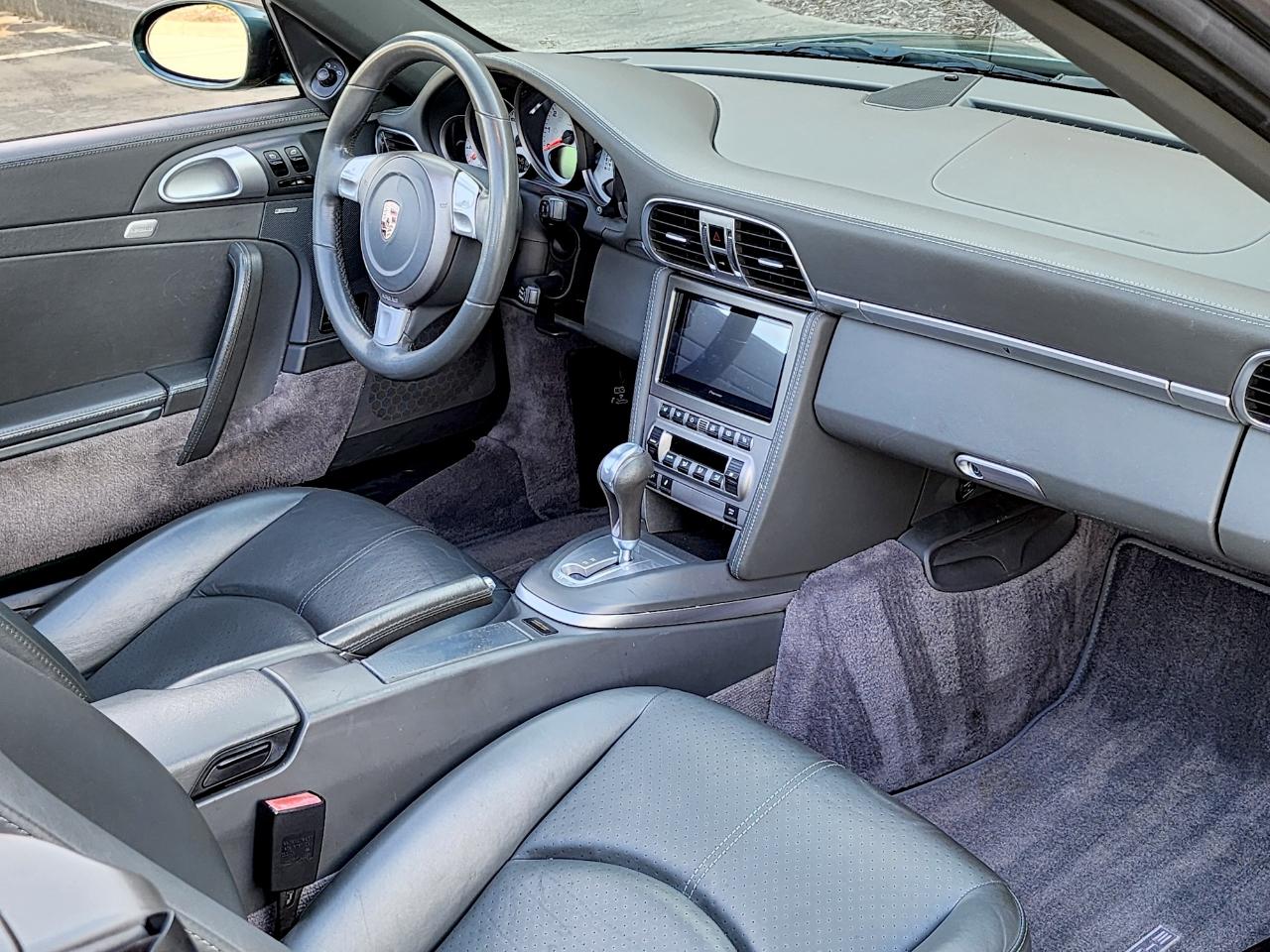 Porsche 911 Carrera  2008